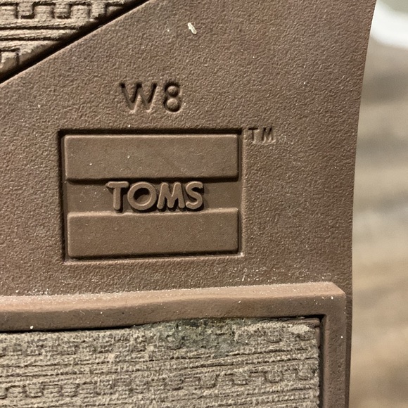 Women's Tom's Sandal Flip Flops Strappy Tribal Tan Size 8 - Picture 11 of 11